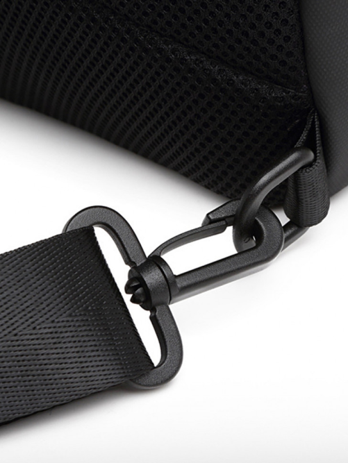 Сумка через плечо Snoburg SN2730 черная